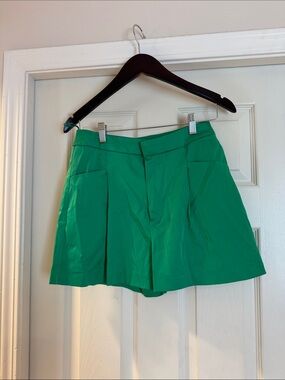 Zara High-Waist Green Pleated Shorts